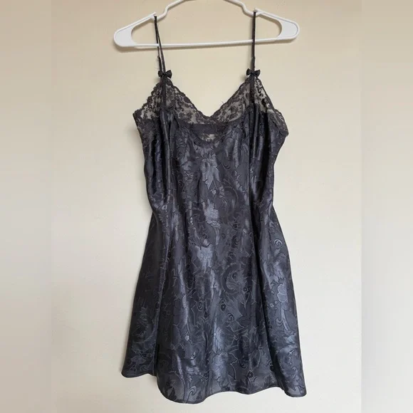 Victoria’s Secret Vintage Gray Satin Kimono Robe Chemise Set - Picture 6 of 9